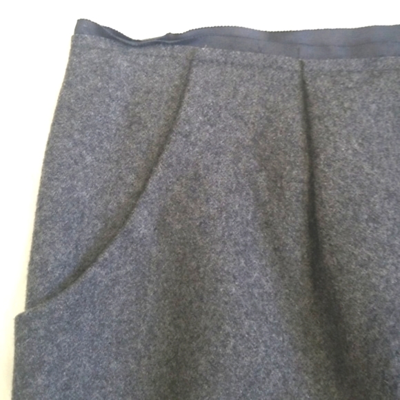 J. Crew Grey Wool Mini Skirt. Size 4 - Picture 2 of 8
